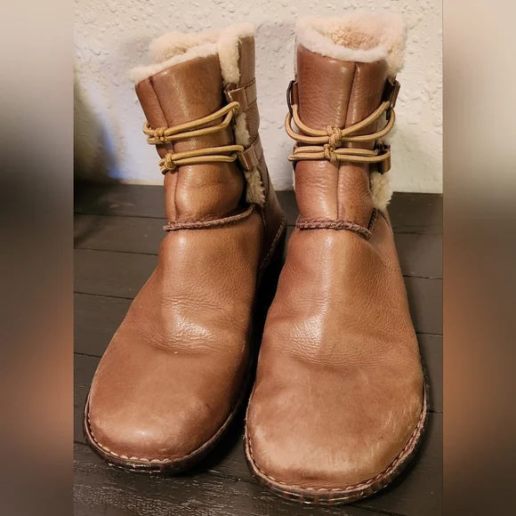 UGG Brown Leather Winter Boots with Shearling - Picture 2 of 8